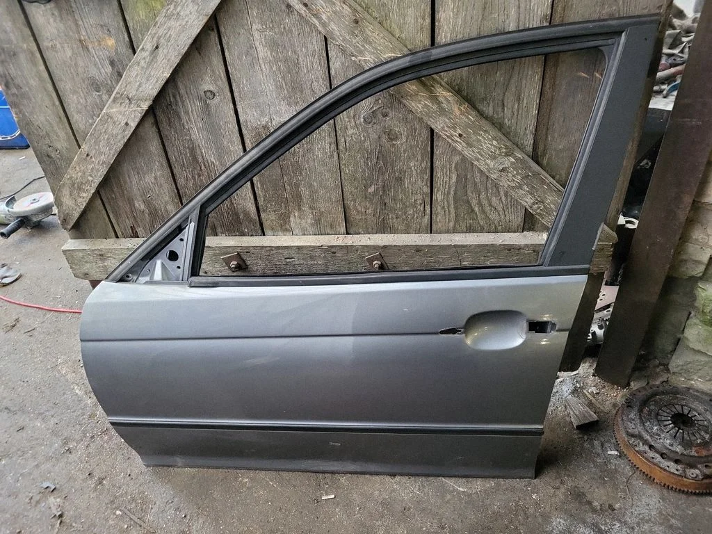 Esiuks – BMW 3-seeria E46 (1998-2005)