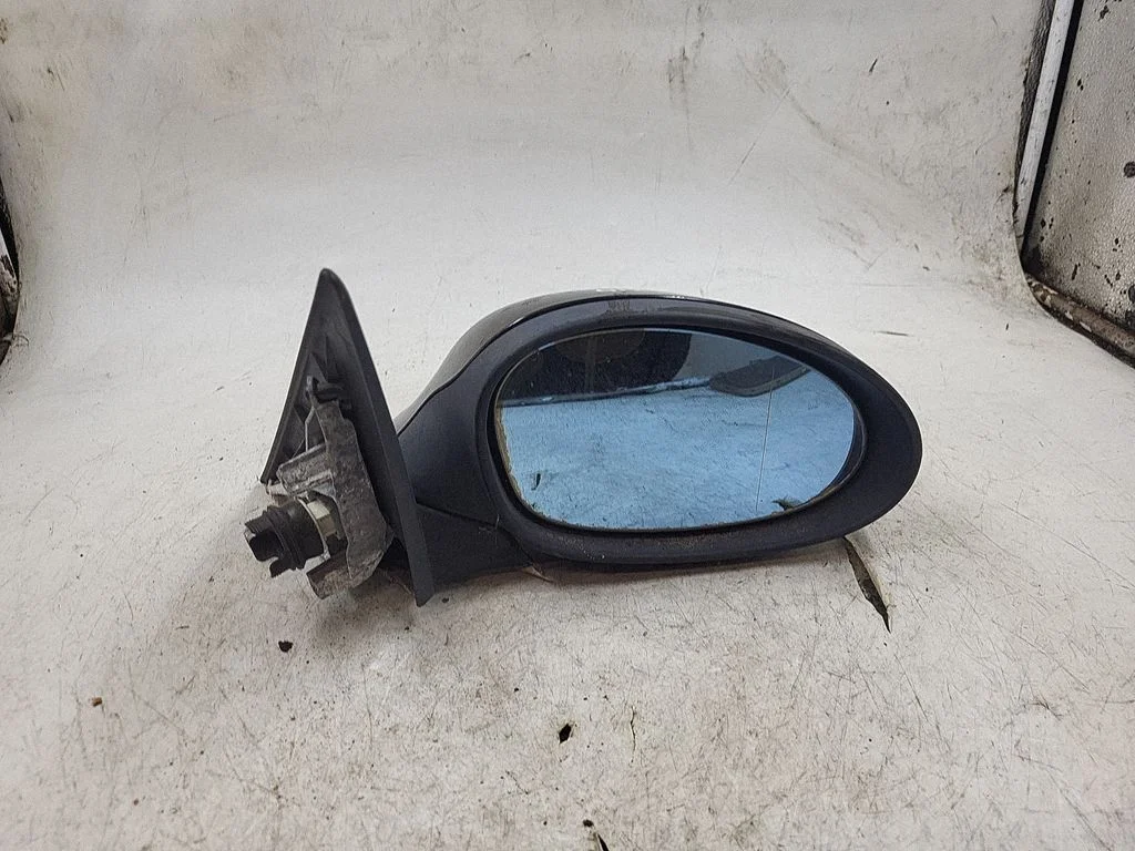 Front door electric wing mirror E010803