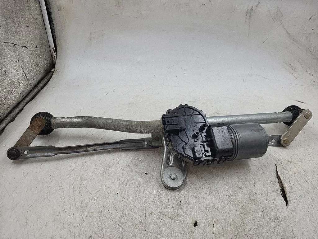 Front wiper linkage and motor – BMW 3 Series E46 (1998-2005)