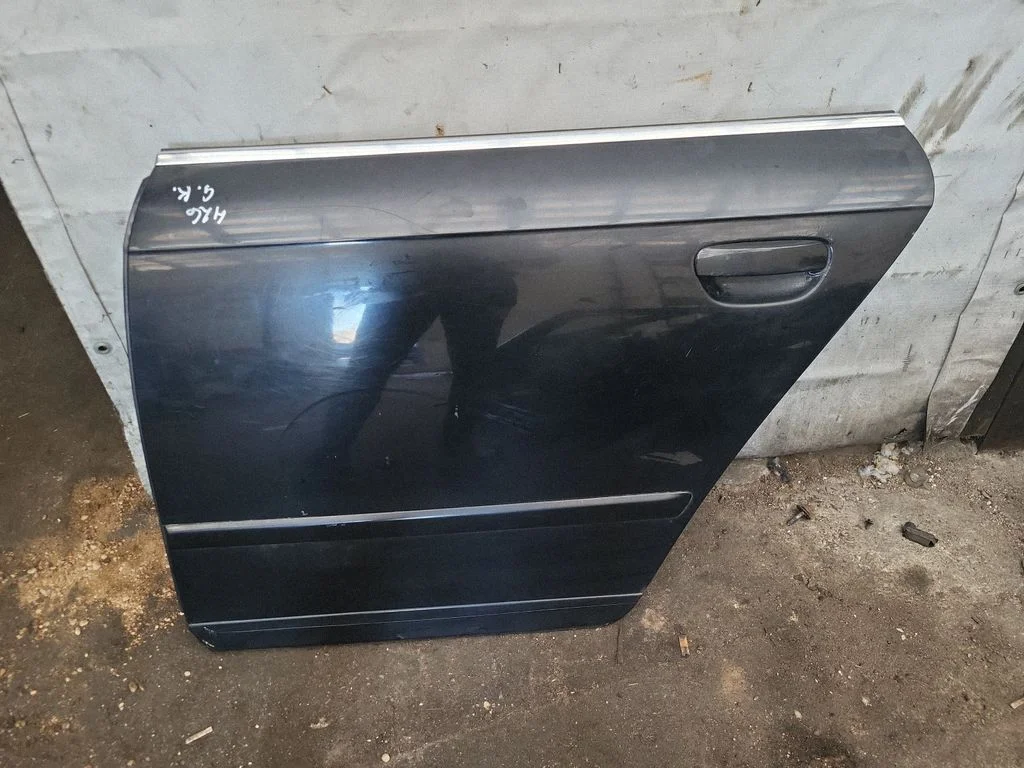 Rear door – rear left