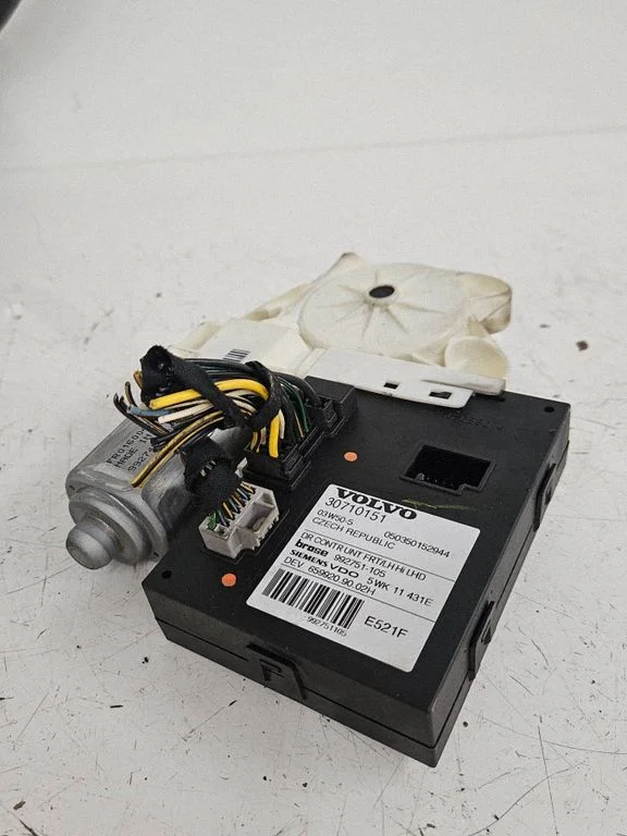 Front door window regulator motor – Volvo S40, V40 (1995-2004)