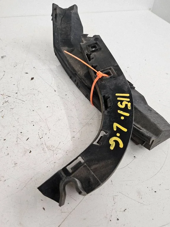 Rear bumper mounting bracket – Volvo S40, V40 (1995-2004)