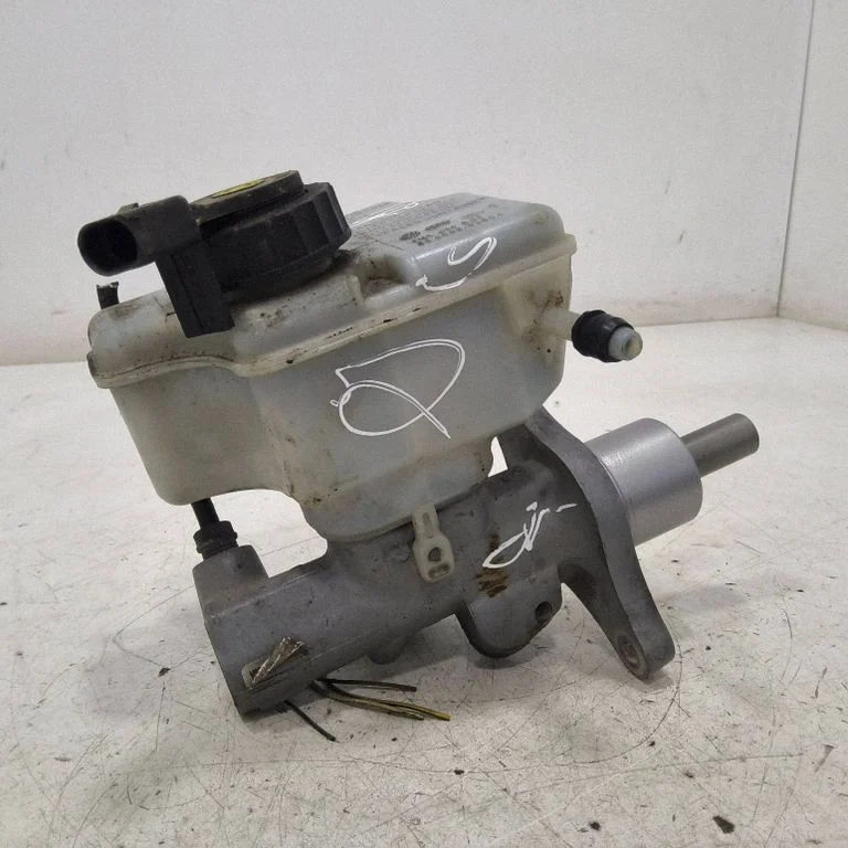Master brake cylinder – Volkswagen Touran II (2010-2016)