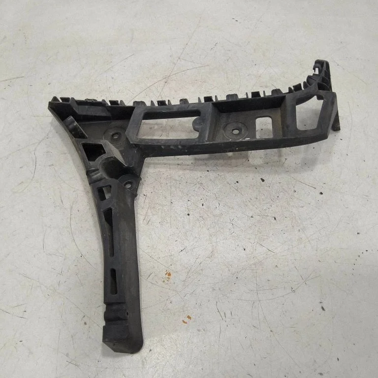 Tagumise kaitseraua kinnitusklamber – Volkswagen Touran II (2010-2016)