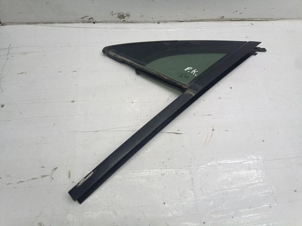 Front door vent window glass four-door – Porsche Cayenne (92A) (2010-2017)