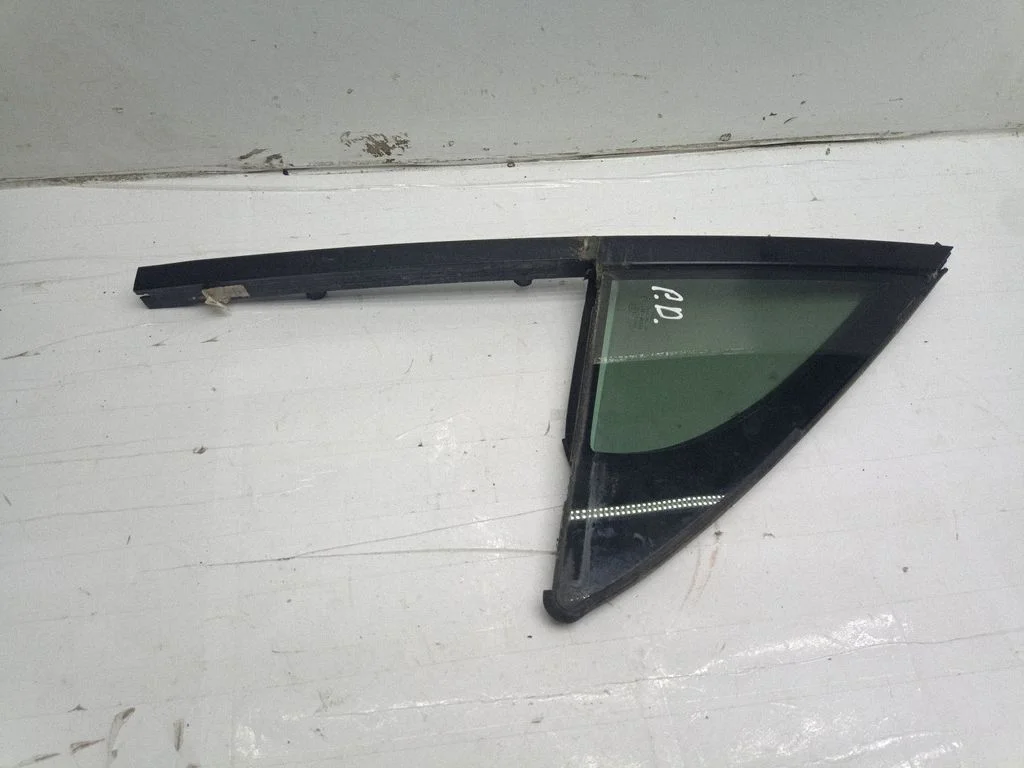 Front door vent window glass four-door – Porsche Cayenne (92A) (2010-2017)