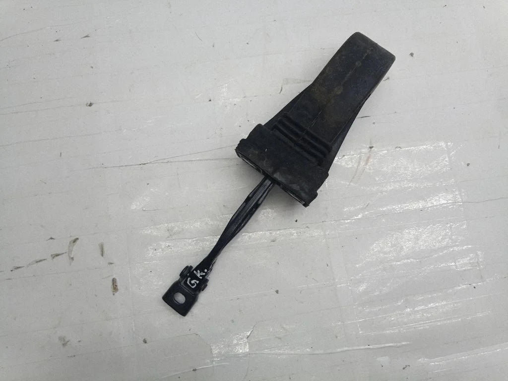 Rear door check strap stopper – Porsche Cayenne (92A) (2010-2017)