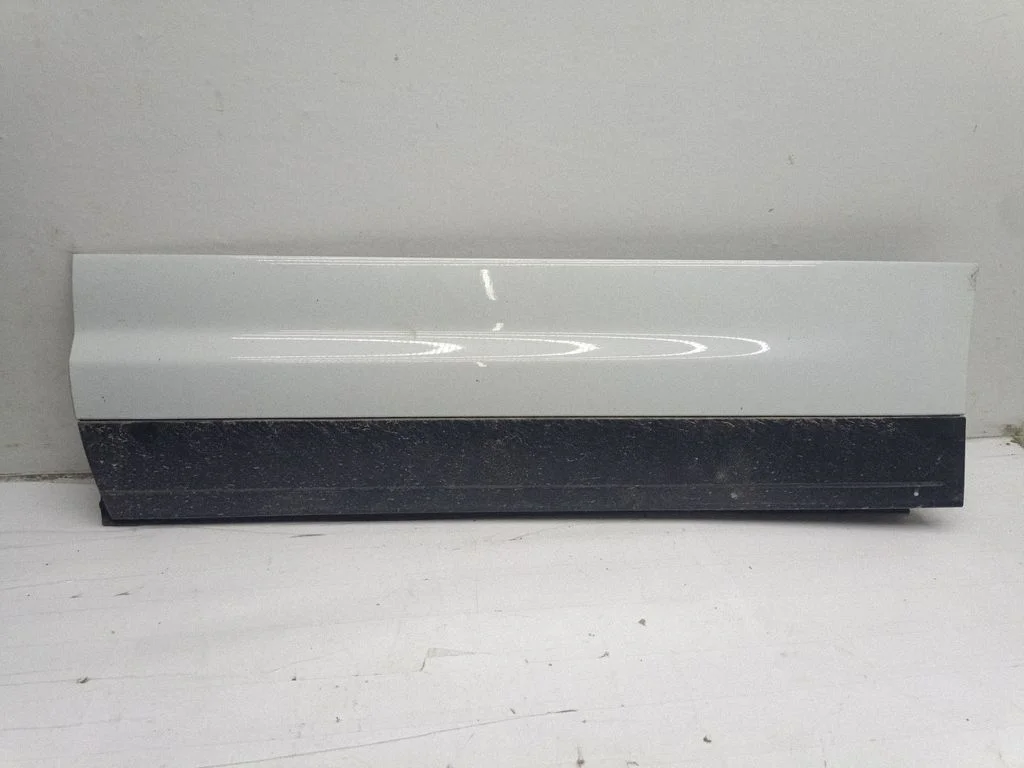 Tagaukse liist (mold) – Porsche Cayenne (92A) (2010-2017)