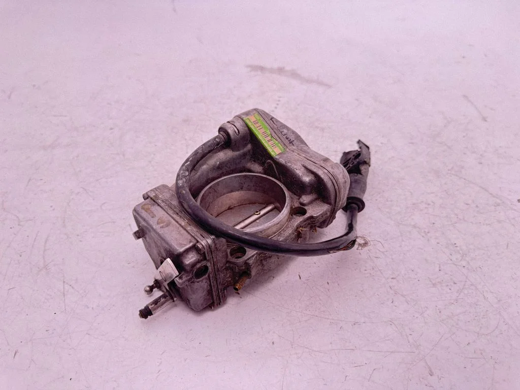 Throttle valve – Mercedes-Benz E-Class W124 (1984-1993)