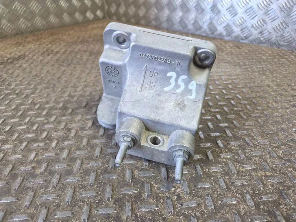 Engine mounting bracket 04726022AB