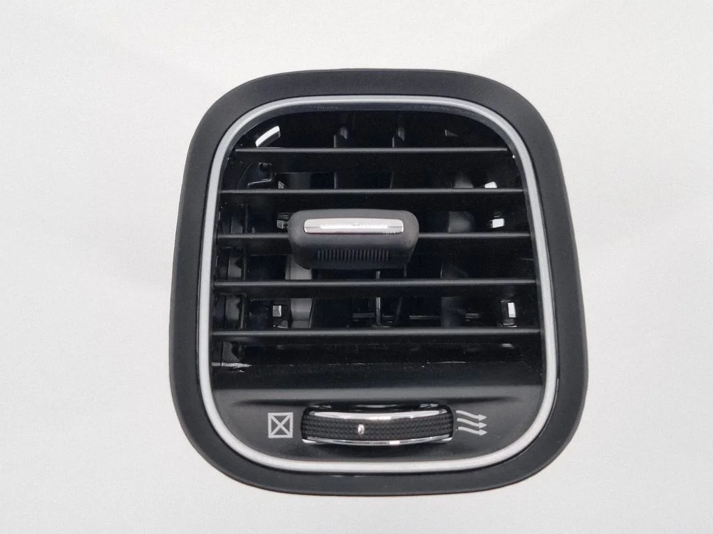 Dashboard side air vent grill/cover trim L0202804DX9AB