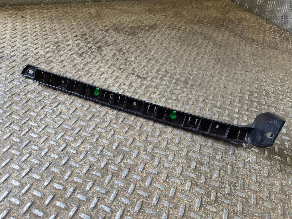 Rear bumper mounting bracket 68226566AE