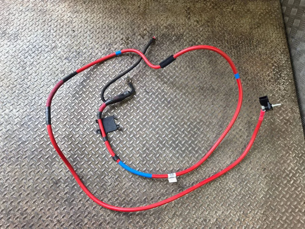 Positive cable (battery)