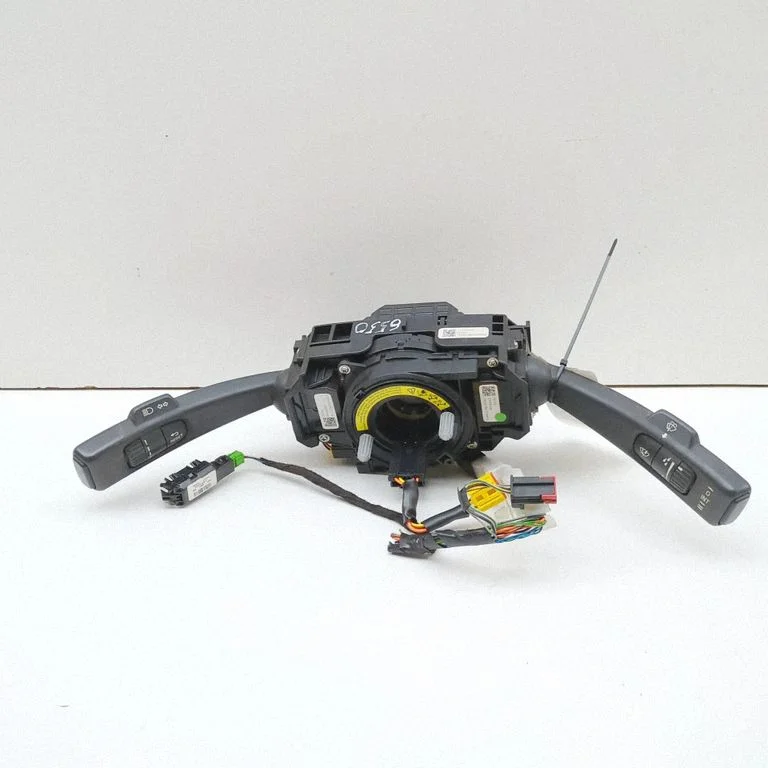Pagriezienu/gaismu svira – Volvo S60 (2014-2018)