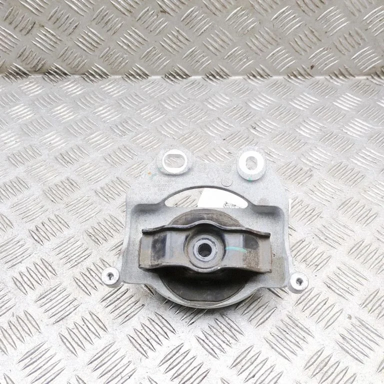 Engine mount bracket 112115971R