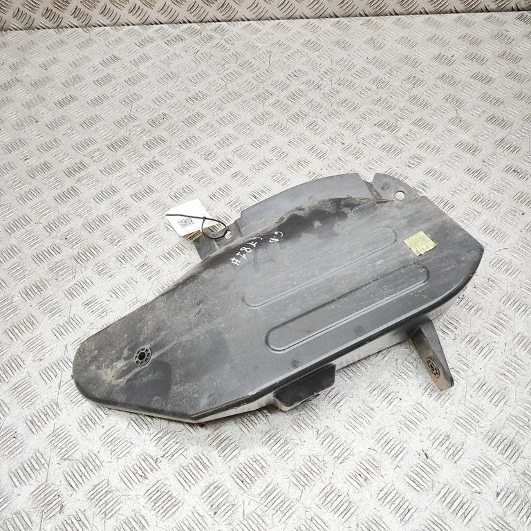 Rear arch fender liner splash guards 767482849R