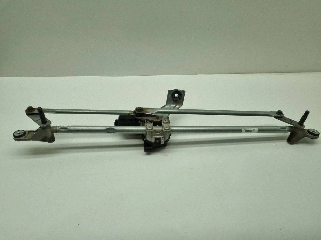 Front wiper linkage and motor