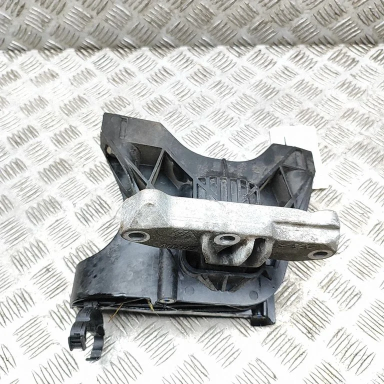 Engine mount bracket – Peugeot Partner III (2018-)