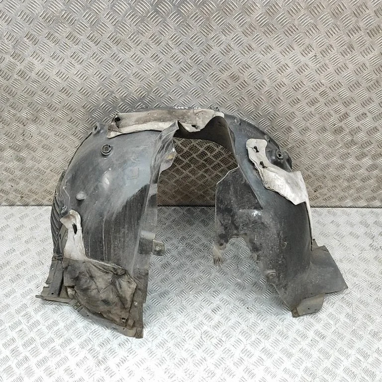 Front wheel arch liner splash guards 9825281680