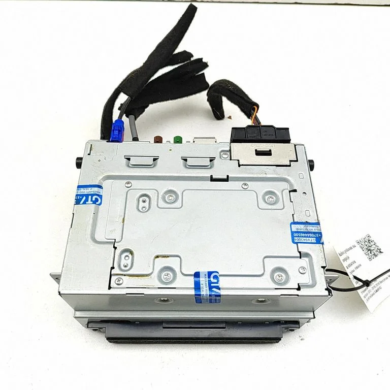 Radio/CD/DVD/GPS head unit 31667305