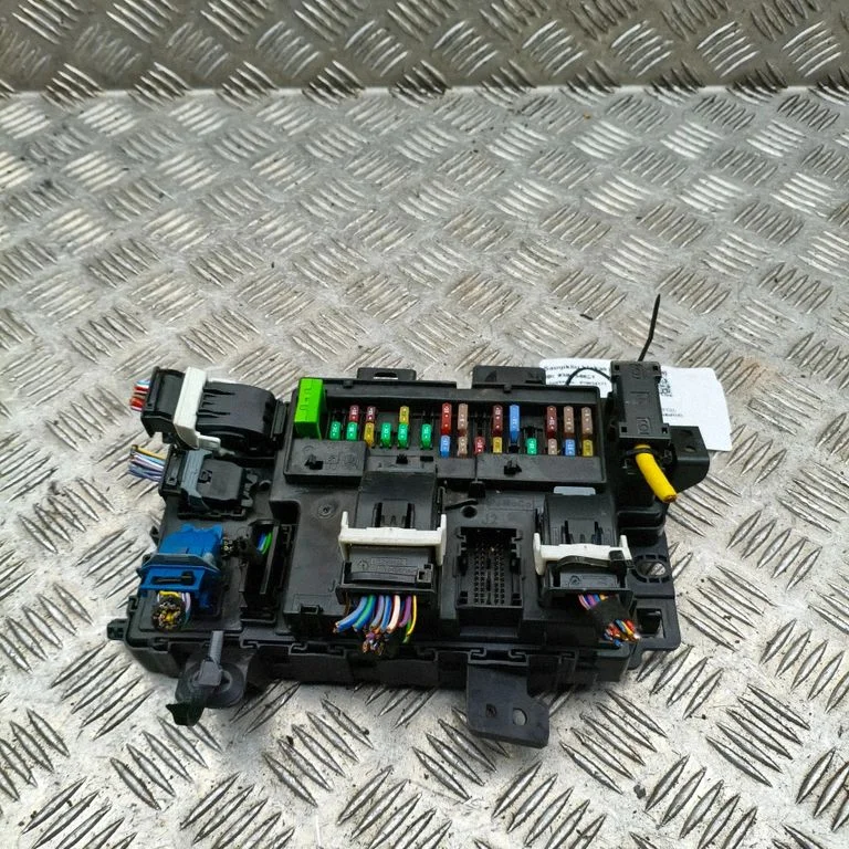 Drošinātāju bloks KK3T15604BCM