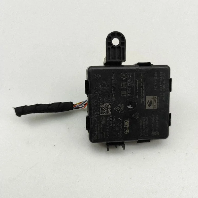 Bezatslēgas sistēmas KESSY (keyless) vadības bloks/modulis 5WA959436