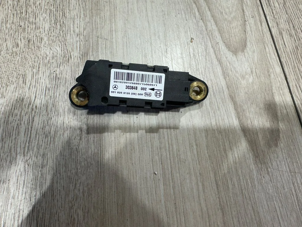 Airbag deployment crash/impact sensor – Mercedes-Benz E-Class W211 (2002-2009)