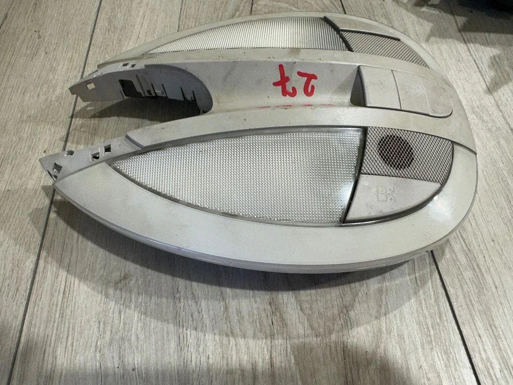 Front seat light A2118207101