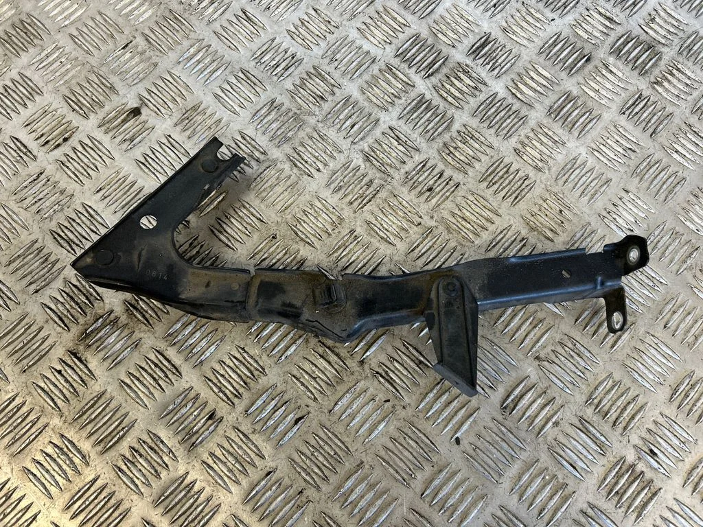 Fender mounting bracket – Audi RS5 (2010-2015)