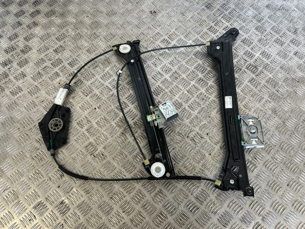 Front door window regulator with motor – Audi RS5 (2010-2015)