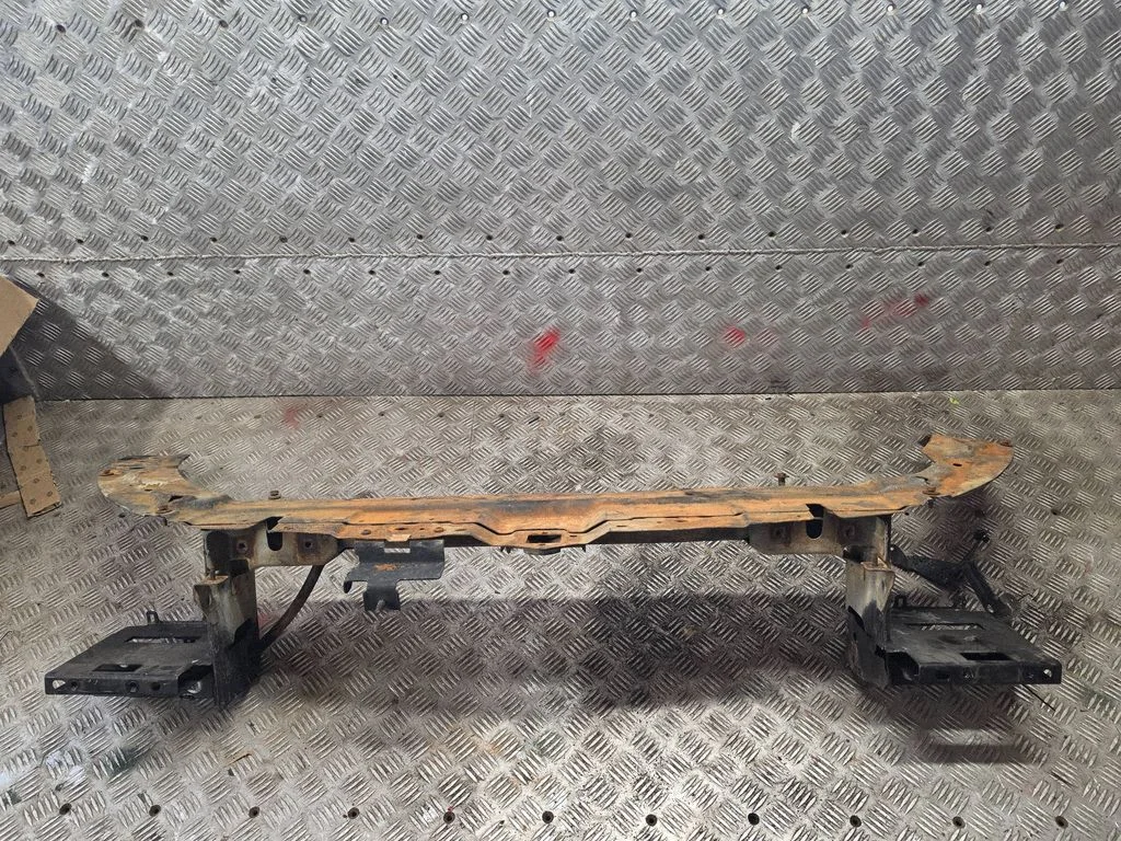 Radiatoru paneļa augšējā daļa 1234