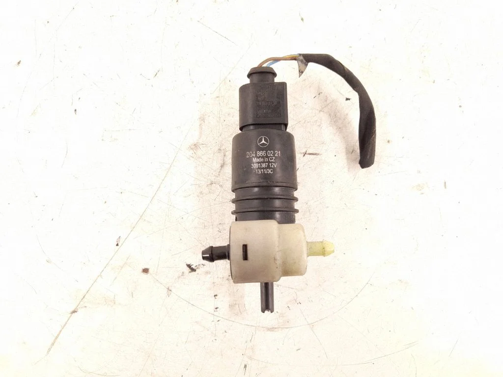 Windshield washer spray nozzle – Mercedes-Benz C-Class AMG W204 (2007-2014)