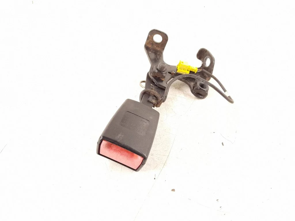 Rear seatbelt buckle – Mercedes-Benz A-Class W169 (2004-2012)