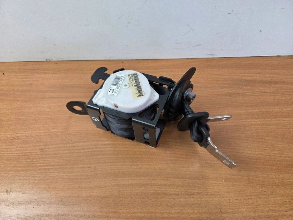 Middle seatbelt (rear) – Citroen C4 II Picasso (2013-2018)