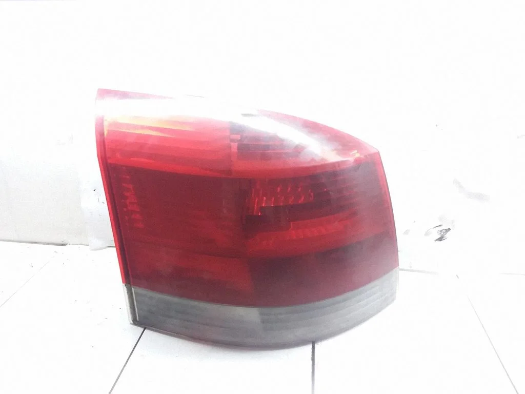 Lampa tylna w błotniku 377001