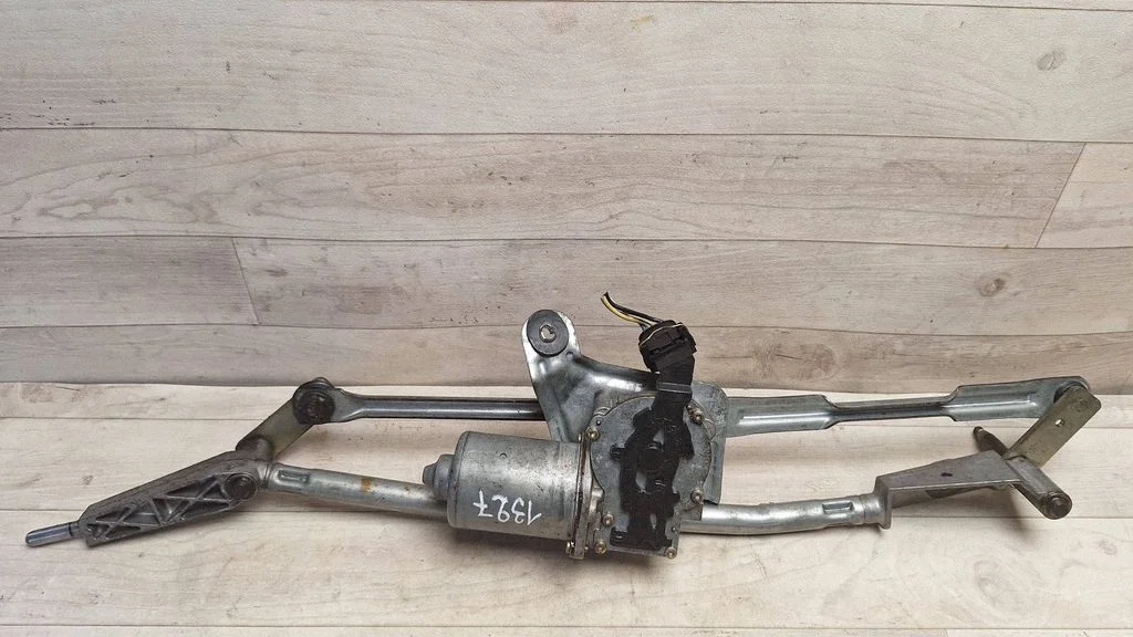 Front wiper linkage and motor – Volvo S80 (1999-2003)