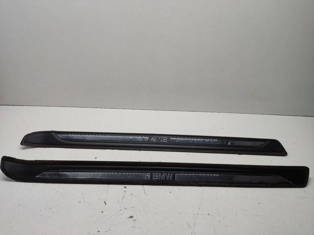 Listwa progowa przednia (wewnętrzna) – BMW Seria 1 E82 E88 (2007-2014)