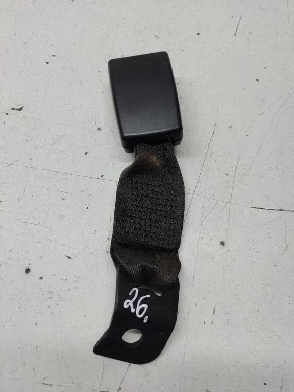 Rear seatbelt buckle – BMW 1 Series E82 E88 (2007-2014)