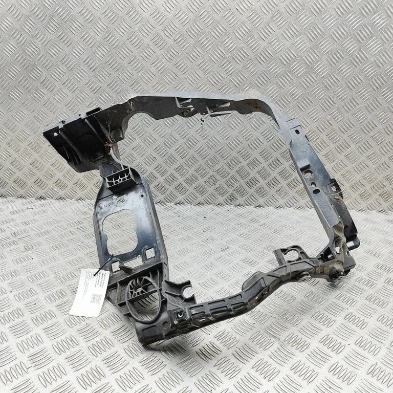 Esitule kinnitusklamber 95B805594