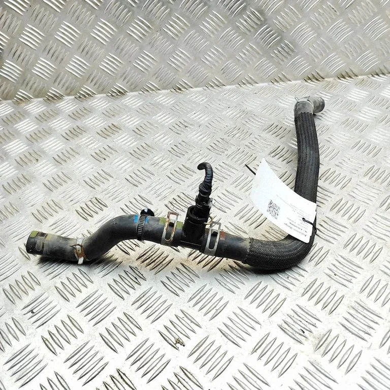 Engine coolant pipe/hose