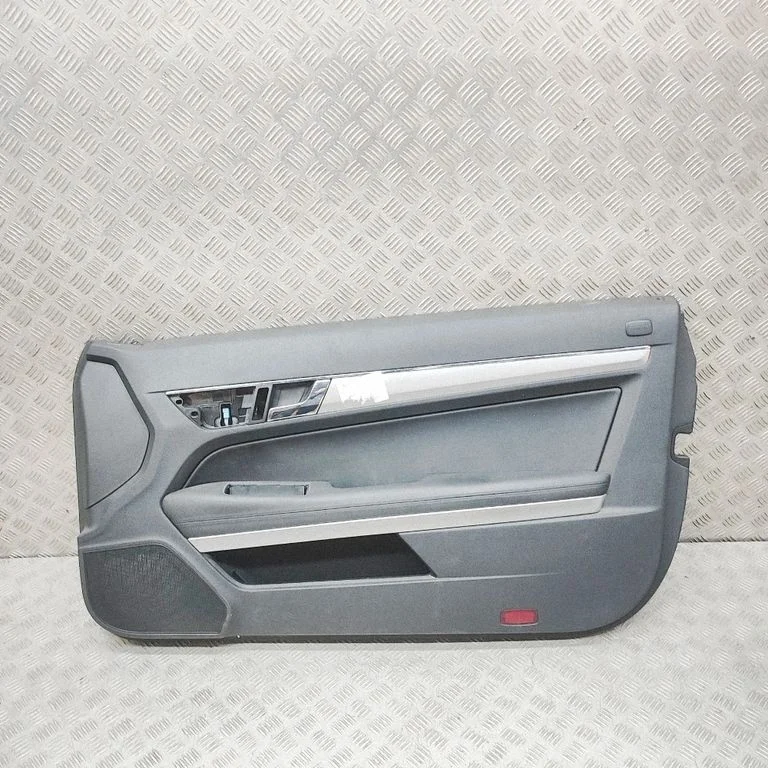 Priekšējo durvju apšuvums A2077200651