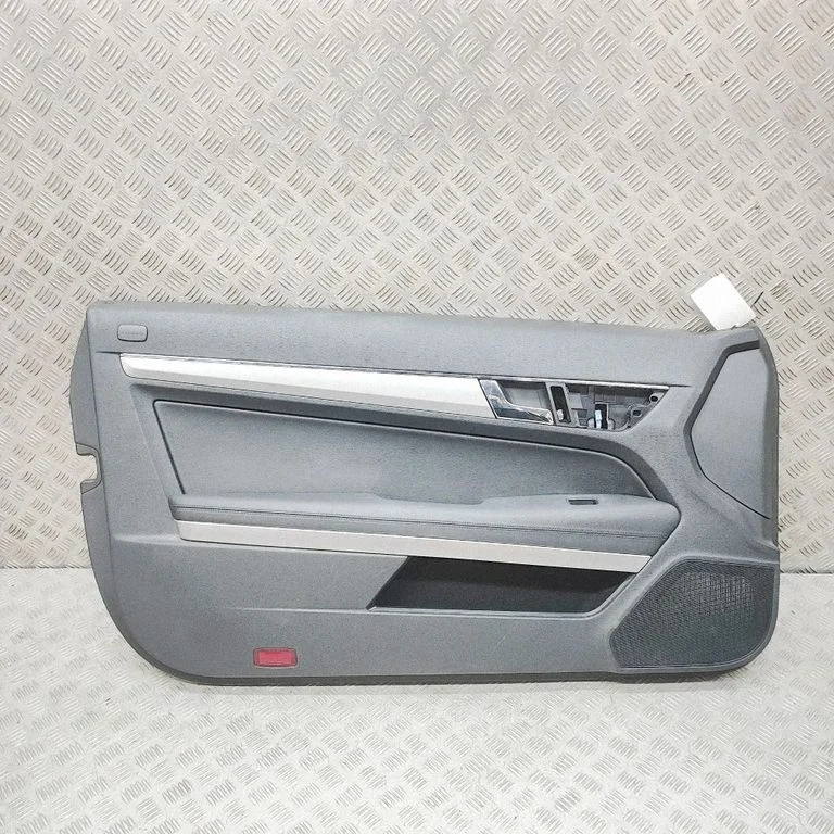 Priekšējo durvju apšuvums A2077200551