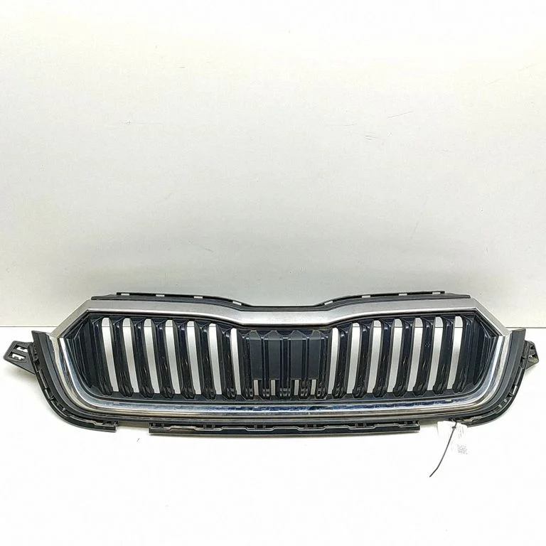 Atrapa przednia (grill) 5E3807723