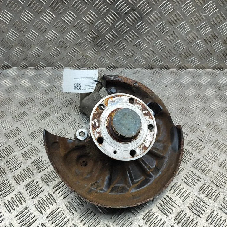 Tagumine rumm 5QA505434