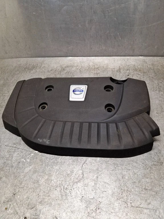 Engine cover (trim) – Volvo XC60 (2009-2013)