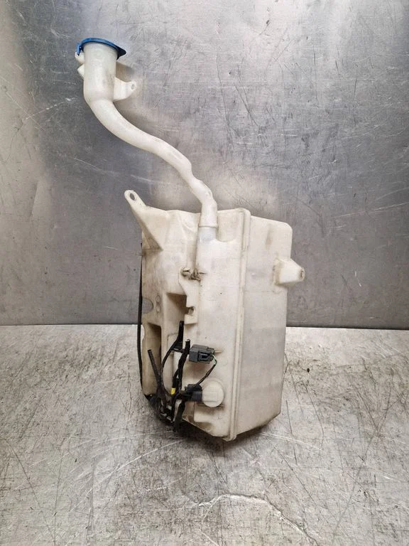 Windshield washer fluid reservoir/tank 30753424