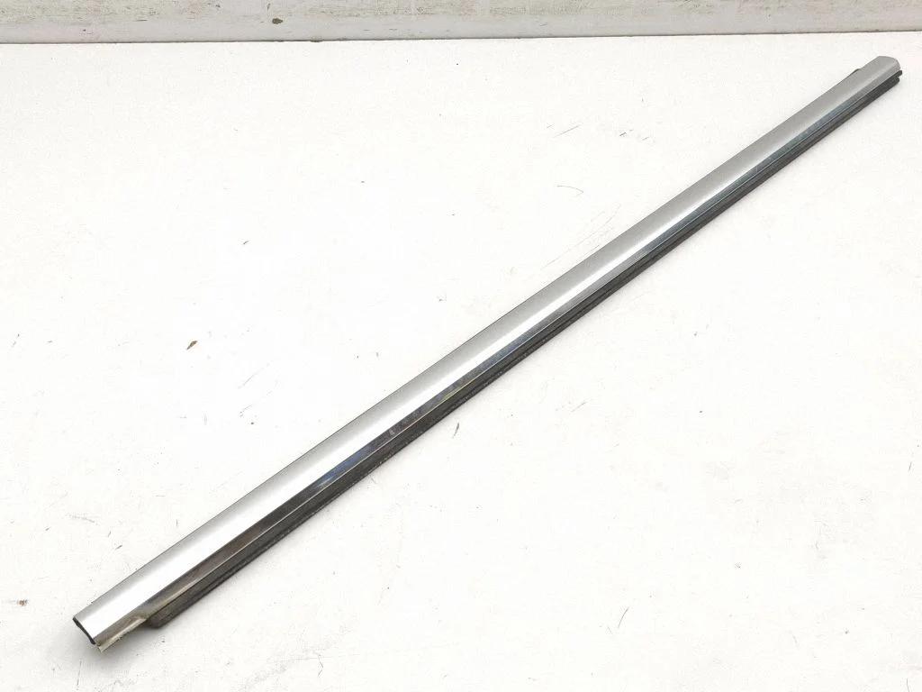 Front door glass trim molding 670034267