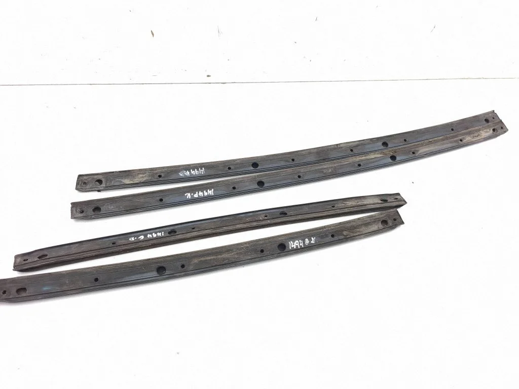 Sill/side skirt trim