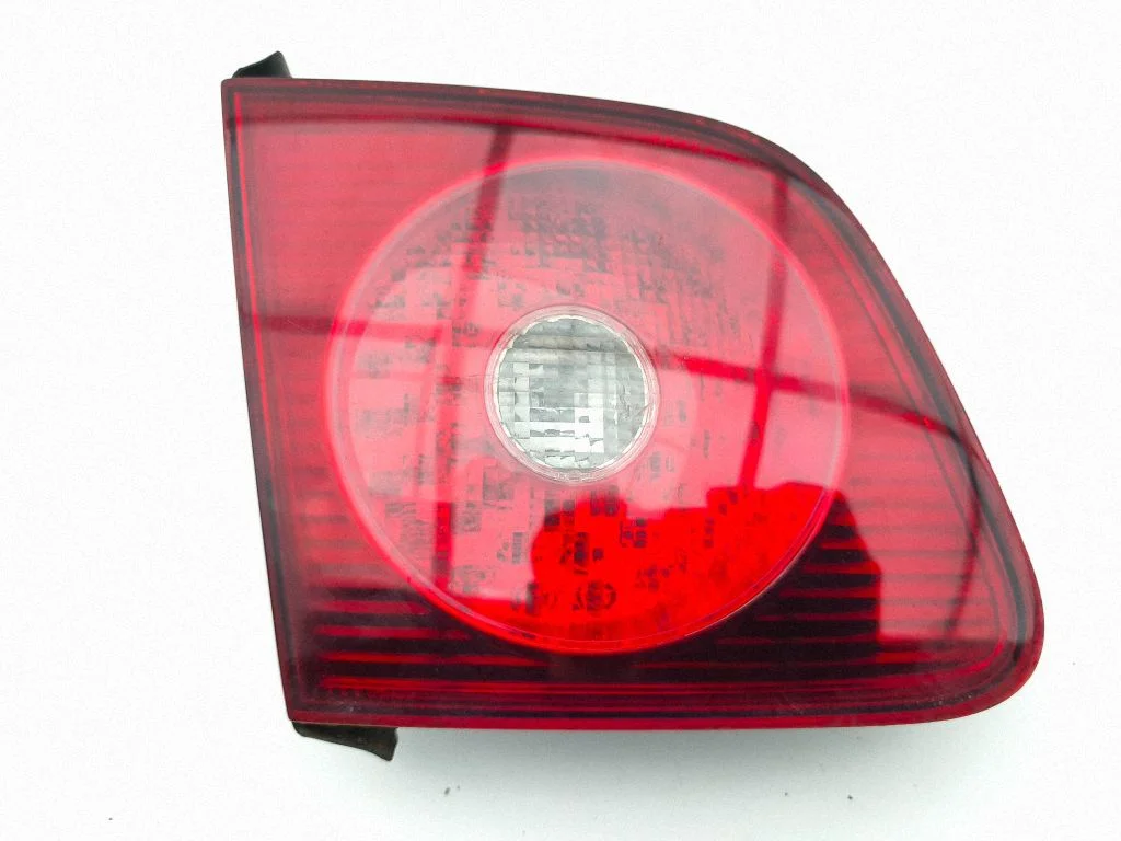 Tailgate rear/tail lights 333621L