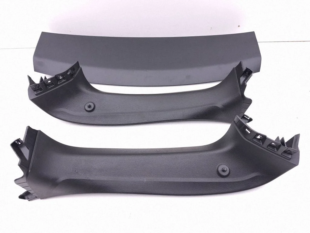 Tailgate/boot cover trim set 670040404